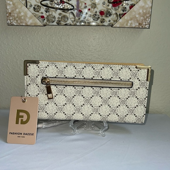 ❌SOLD❌Fashion Dazzle New York Zip Around Wallet-8.5Wx4Hin - Picture 11 of 15